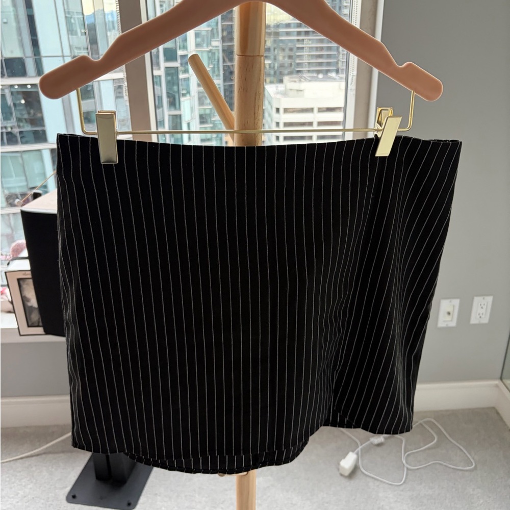 Boohoo x Khloe Kardashian collab Black Mini Skirt with White Pinstripes